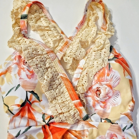 Floral & Eyelet Lace One Piece Swimsuit - Picture 5 of 13